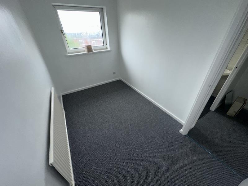 2 bed property in Lyncroft Close, Old St Mellons